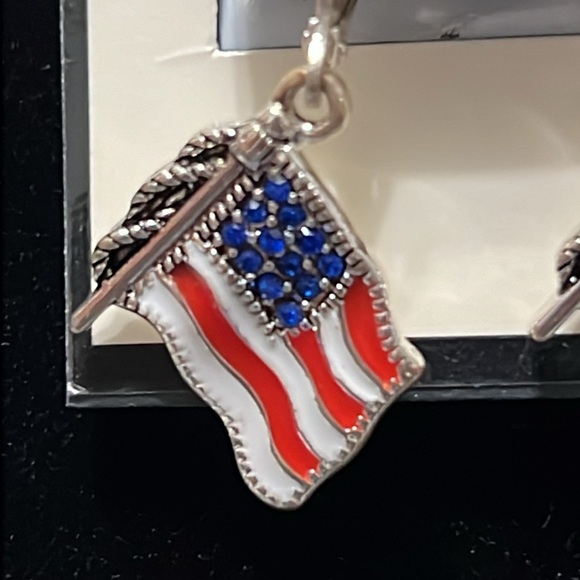 Napier American Flag Earrings ๐บ๐ธ - Picture 2 of 6